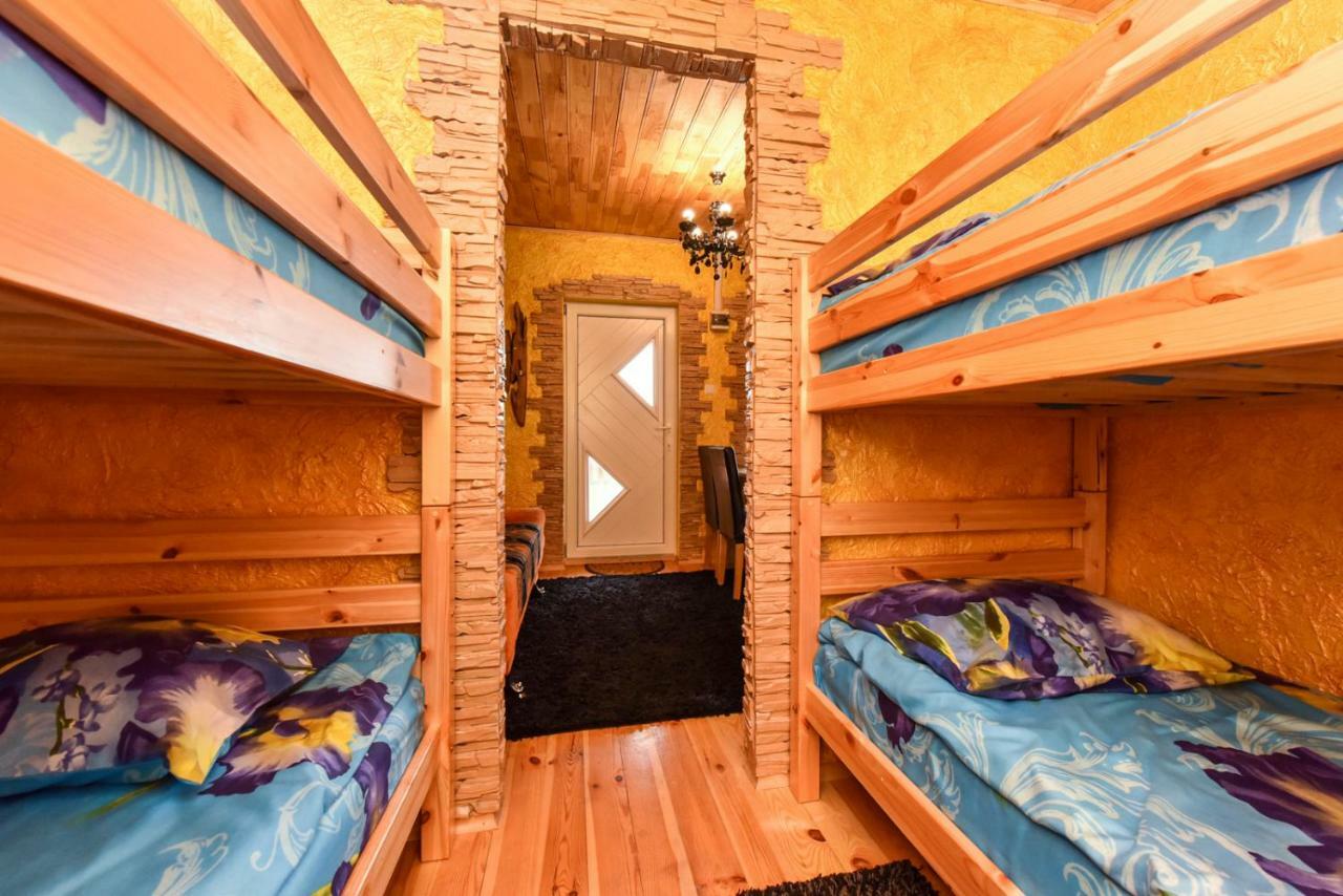 Zelta Pirts Guest House Ventspils Exterior photo